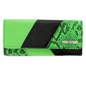 Kenneth Cole Reaction neon Green & Black faux leather Snakeskin Wallet NWT